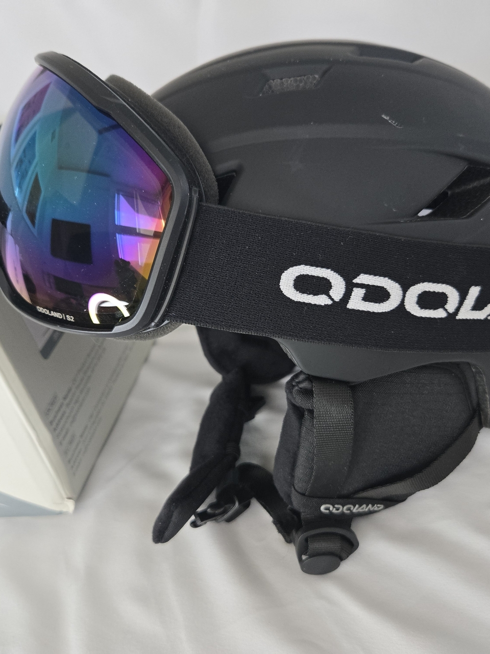 Odoland Ski Sled Snowboard Helmet with Goggles MEDIUM Black